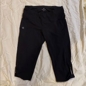 Athleta Women’s Workout Capris Size M